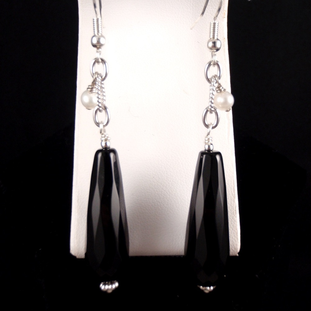 Tear-drop Onyx earrings